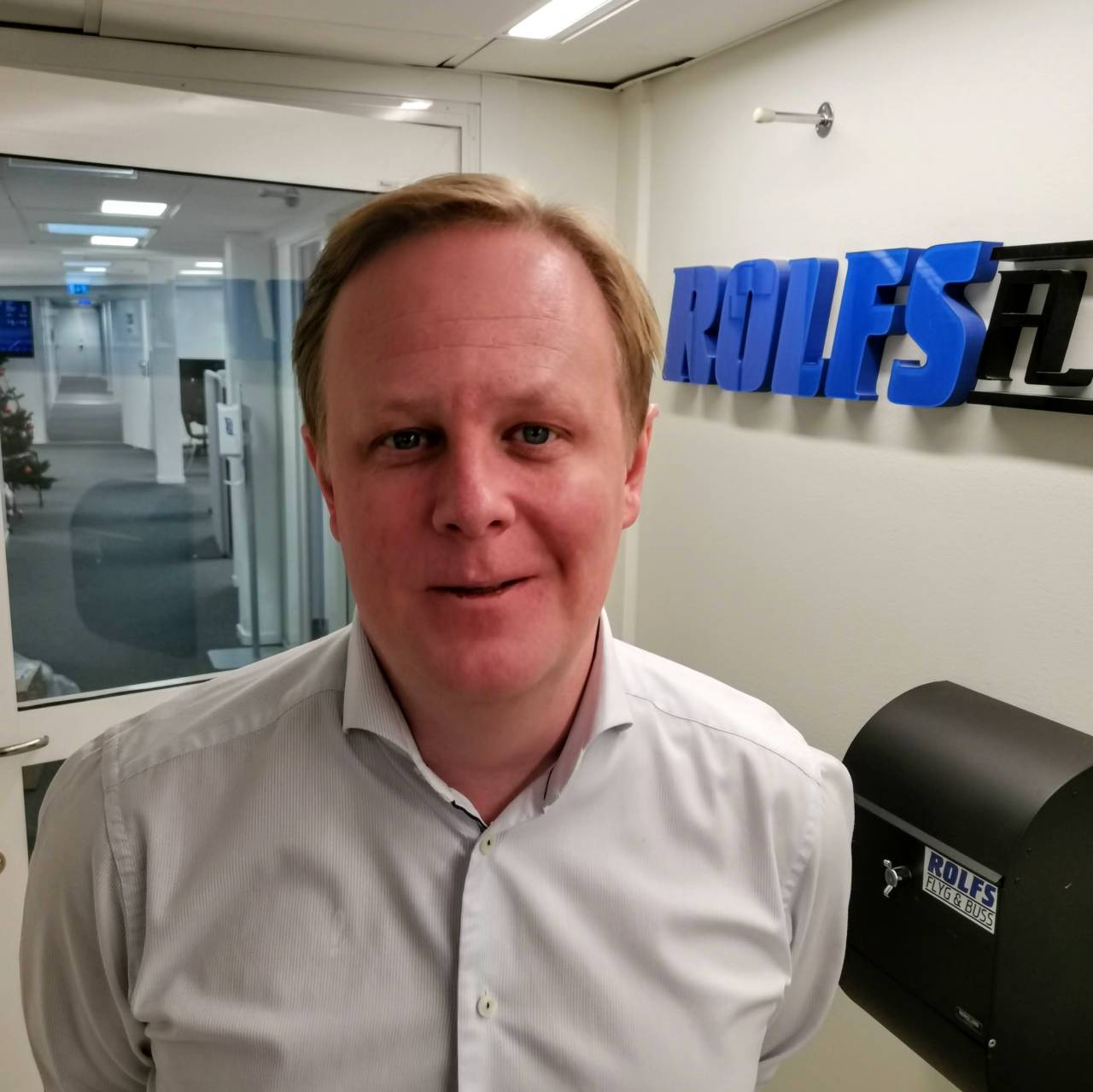 Rolfs Flyg &amp; Buss når en miljard i omsättning – bjuder familj på gratis ...