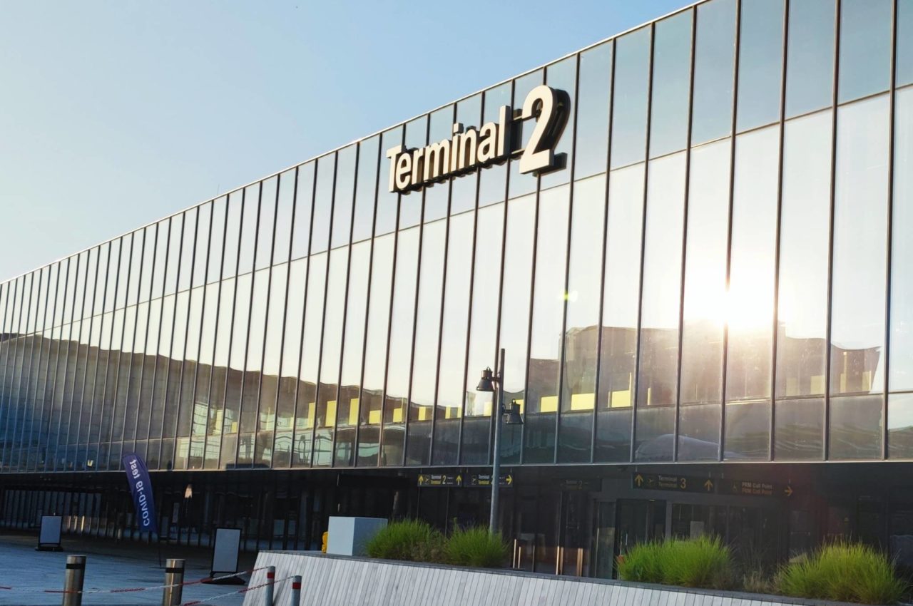 Stopp för all flygtrafik vid Kastrup efter bilkrasch