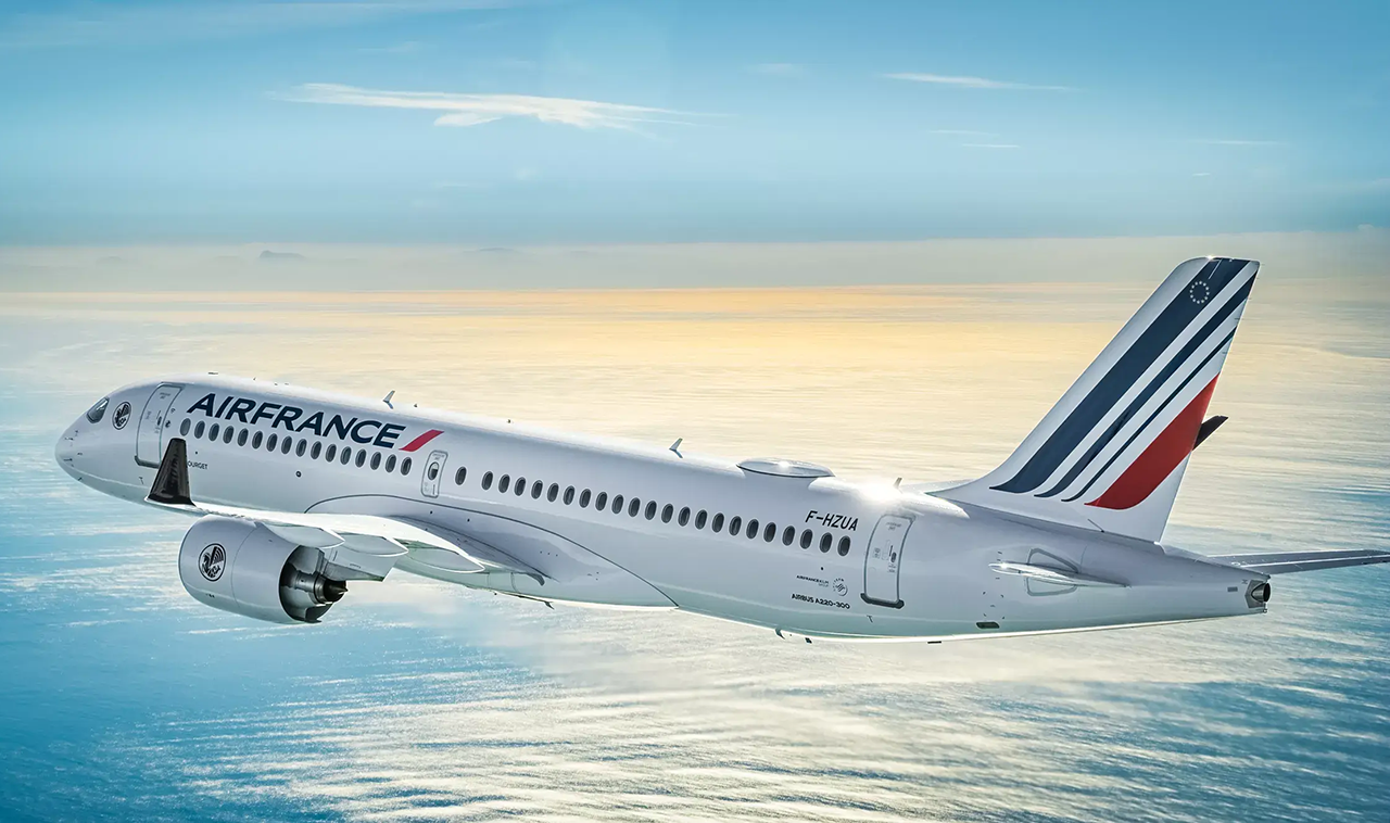 Air France-flyg vände tillbaka – passagerare tappade mobilen