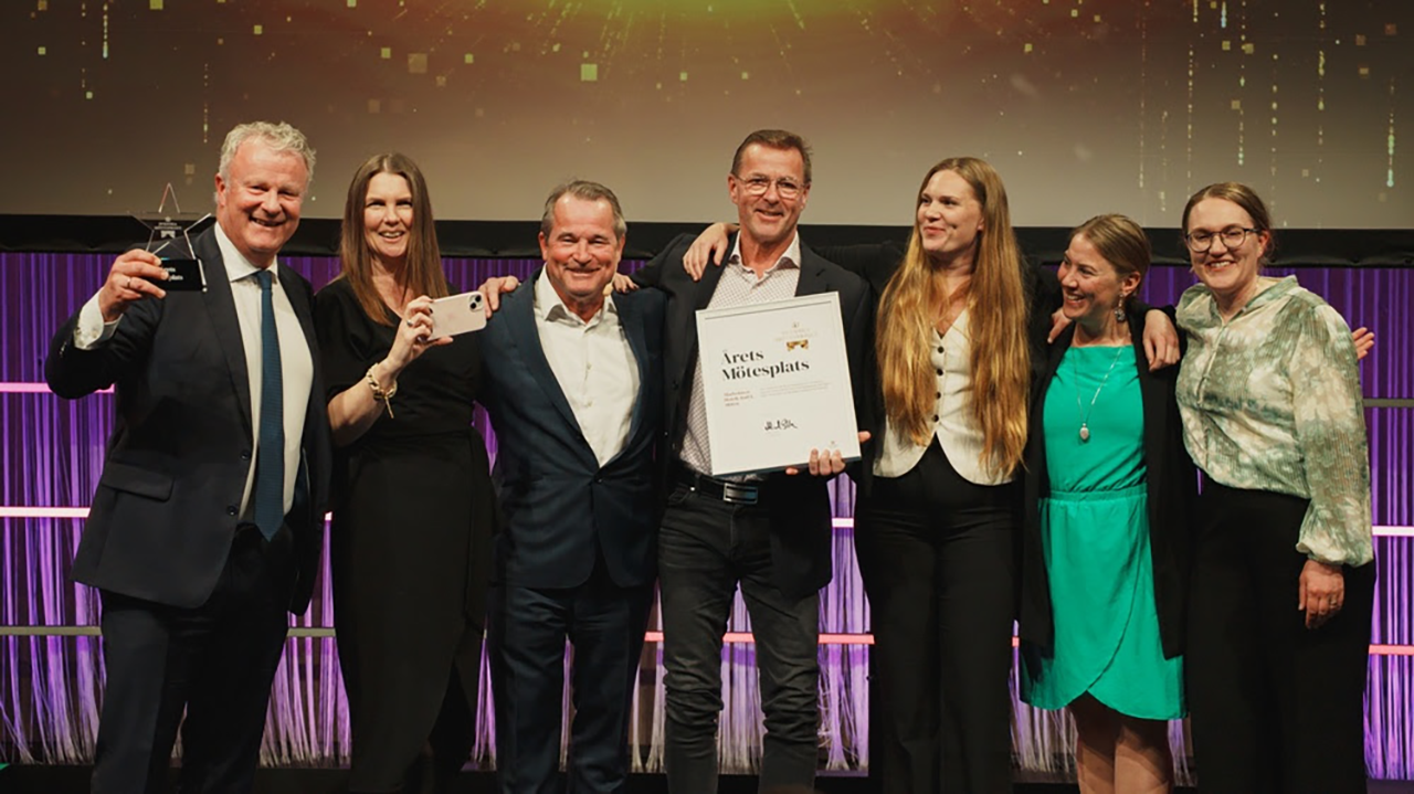 "Svenska Mötespriset hyllar de modiga, nytänkande och engagerade krafter som varje dag skapar ännu bättre upplevelser för våra kunder och driver branschen framåt. Med stolthet och glädje ser vi hur vinnarnas insatser höjer kvaliteten på möten, stärker värdet för varje gäst och inspirerar andra inom branschen", säger Michael Schüller, vd på Svenska Möten.
