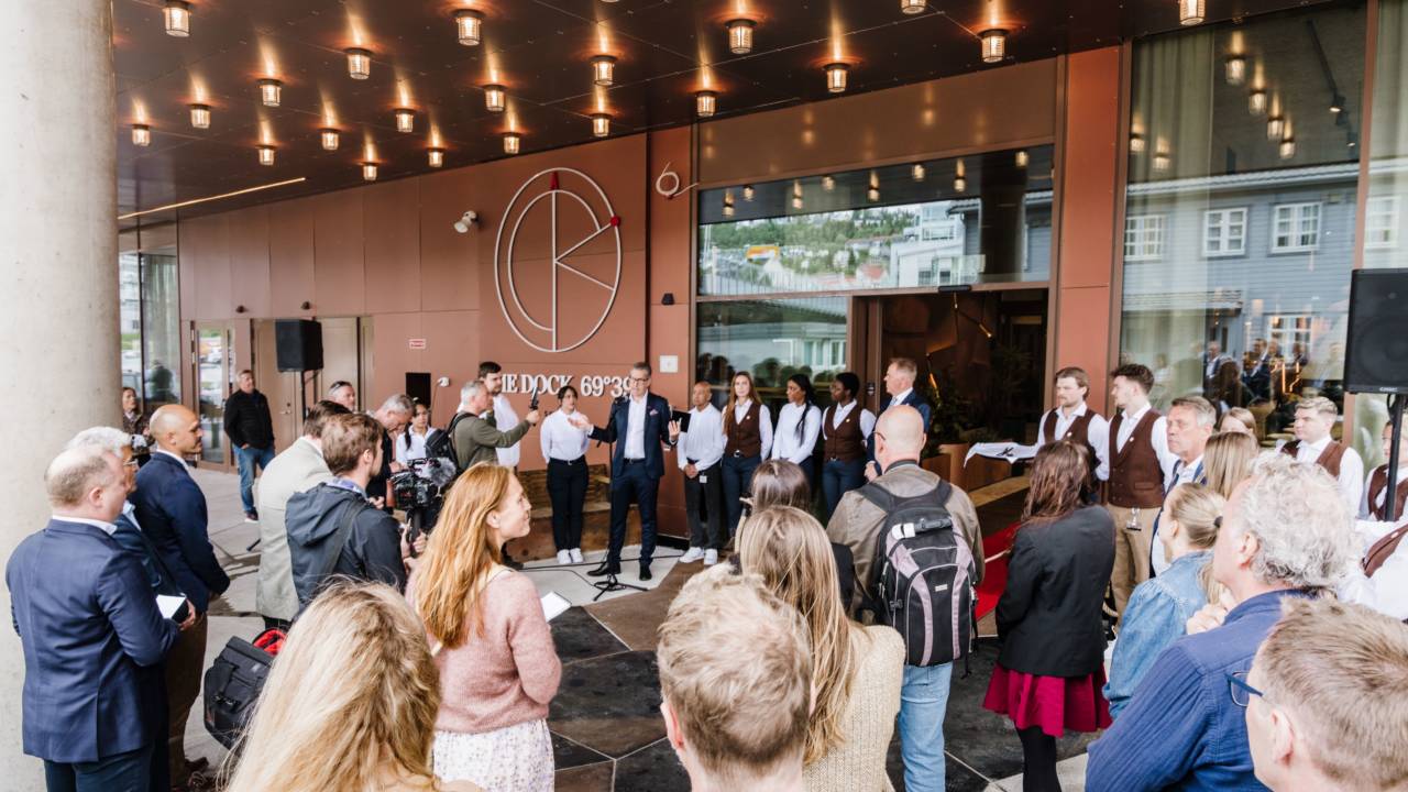 Folkligt, festligt och fullsatt vid invigningskvällen. Foto: Scandic