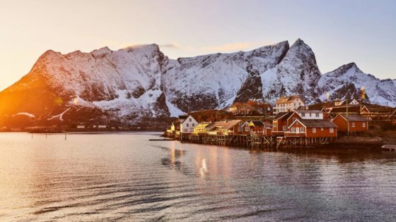 Nästan fullbokat i Lofoten – hotellpriserna rusar