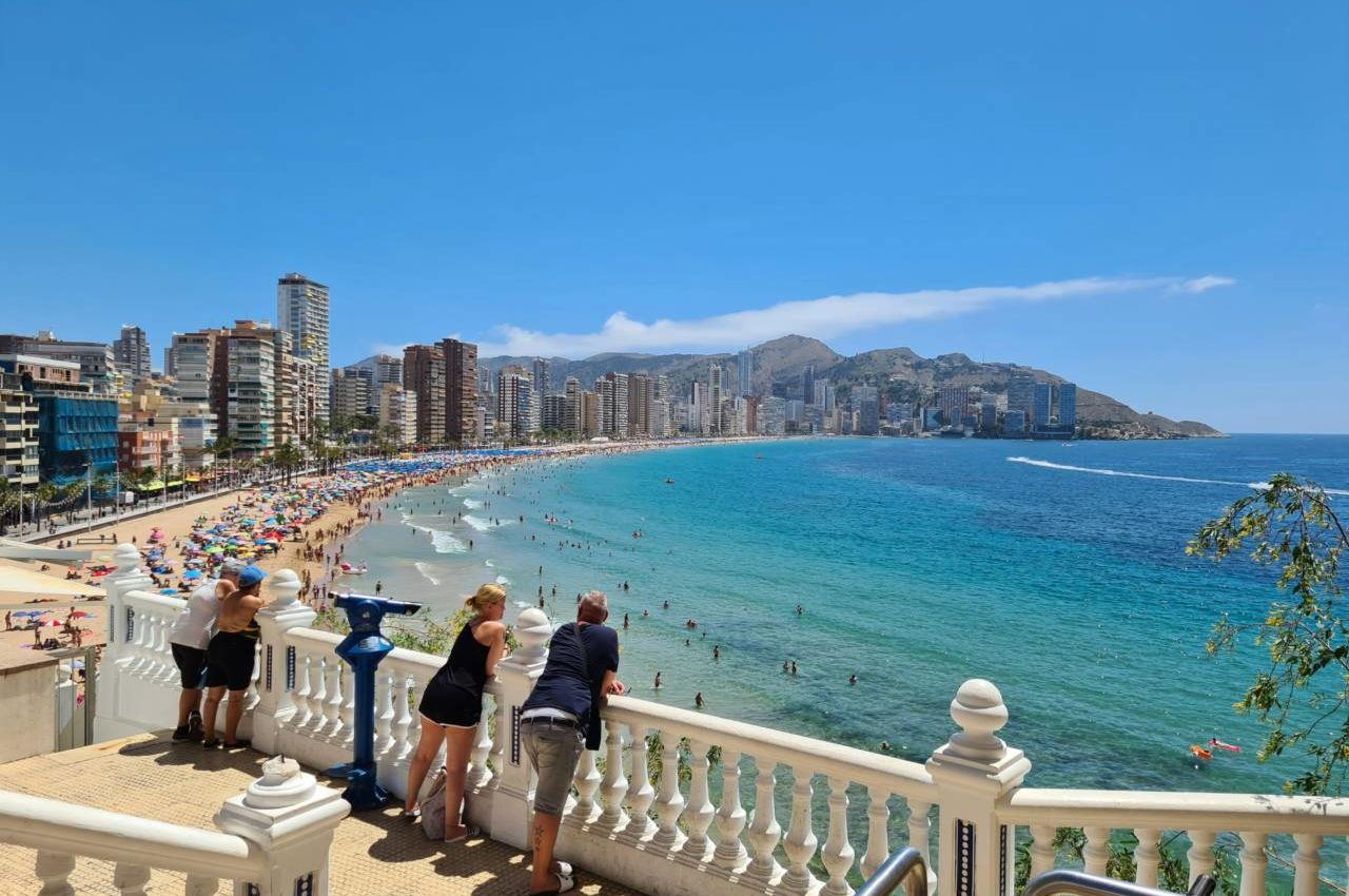 Rekordpriser i Spanien: Turister in, spanjorer ut