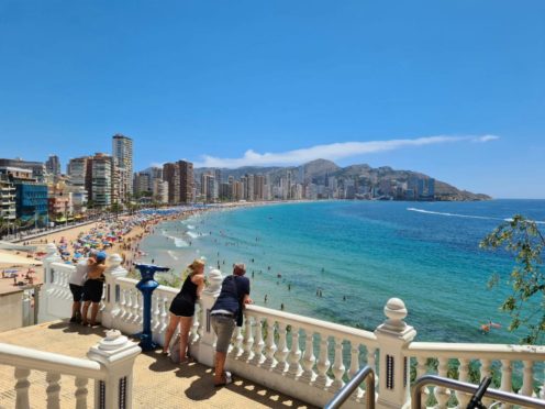 Rekordpriser i Spanien: Turister in, spanjorer ut