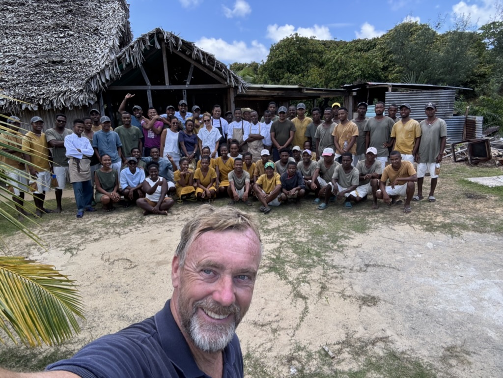 "De flesta lyxvarumärken tävlar om att höja ribban med fler faciliteter, mer spektakel och större ytor. Jag ville gå åt motsatt håll", säger Philipp Kjellgren.