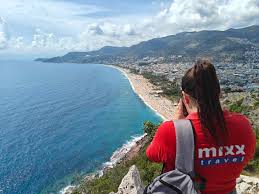 Aventurarejser köpte Mixx – men stoppas från att kontakta kunderna