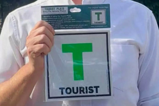 Nytt turistmärke ska öka säkerheten i skotsk trafik