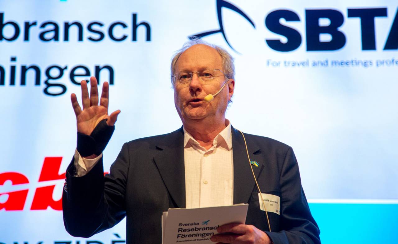 "Vi tycker det är anmärkningsvärt att ett statligt bolag med dominerande ställning på sin marknad kan agera på detta sätt. Vi vill gärna bidra till att fler tjänsteresor görs på tåg men att ständigt diskriminera vår distributionskanal gör det svårt för oss att uppfylla denna ambition", säger Didrik von Seth, vd och generalsekreterare på Svenska Resebranschföreningen.