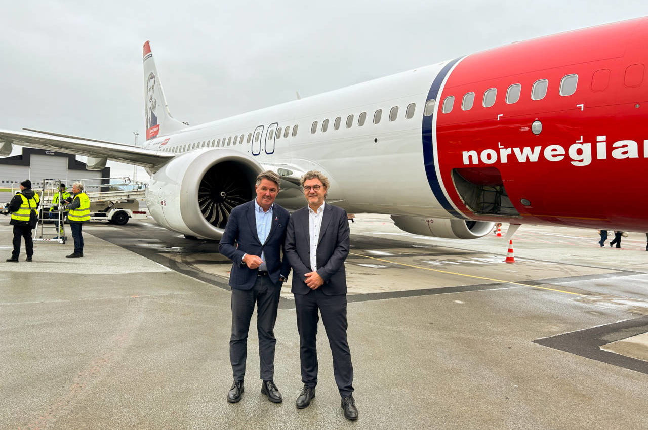 Geir Karlsen, vd för Norwegian och Niels Hemmingsen, vd för Aalborg flygplats.