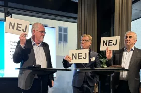 Thomas Morell (SD), Leif Gripestam (M) och Kadir Kaskirga (S) medverkade i panelen.
