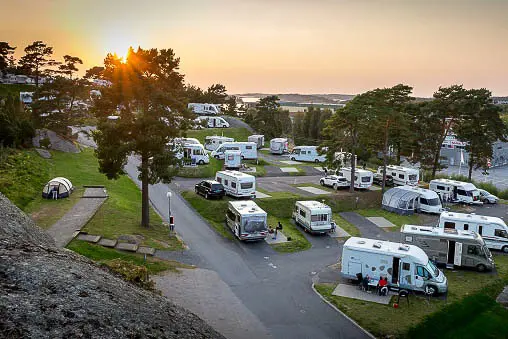 First Camp tar upp kampen mot trafficking – inleder samarbete med RealStars