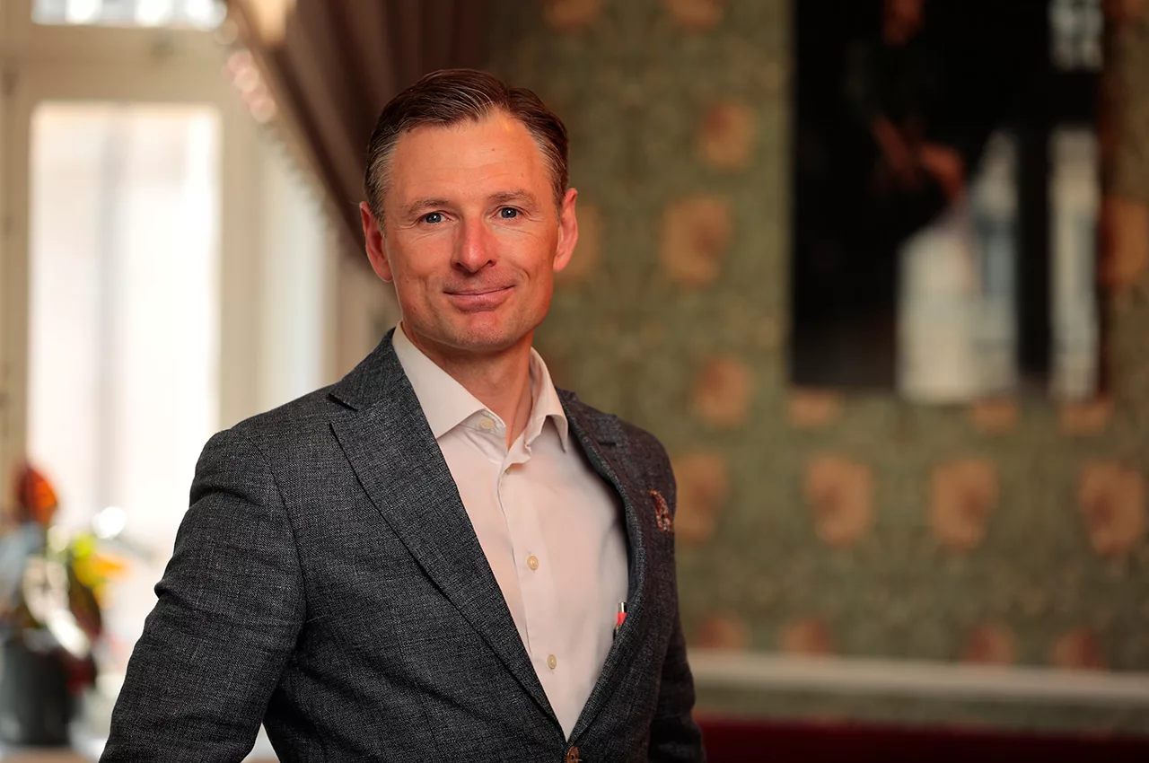 "Gäster söker det som känns äkta – något som skapar ett intryck och stannar kvar. Det är i mötet mellan människor, snarare än i perfekta system, som en minnesvärd hotellupplevelse uppstår," säger Andreas Gottlieb, Chief Growth Officer på BWH Hotels.