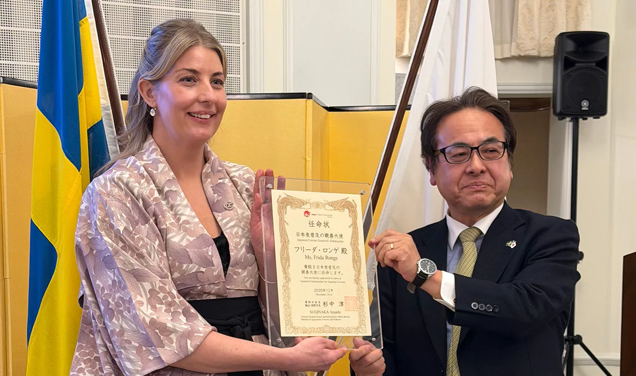 Frida Ronge och Japans ambassadör i Sverige, Hideaki Mizukoshi.