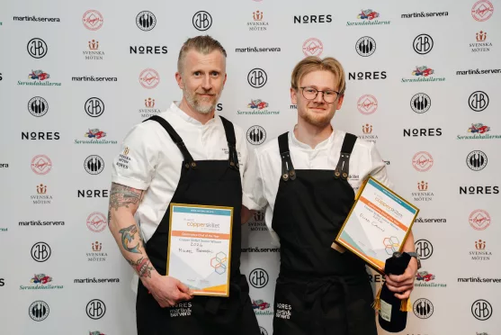 Mikael Forssell, Runö Möten & Events (vinnare seniorklassen) och Elias Callin, Rosersbergs Slottshotell (vinnare juniorklasen). Foto: Pressbild